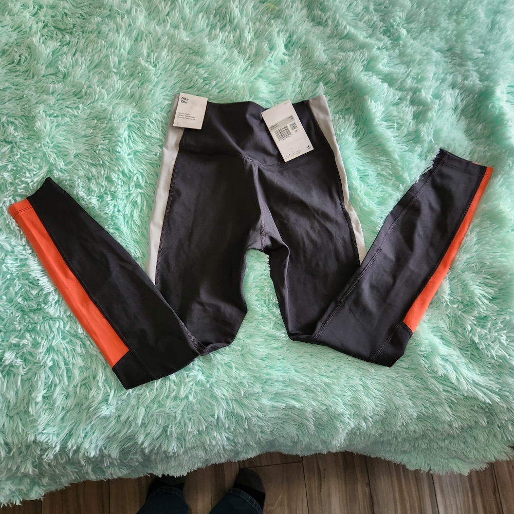 Nike leggings
